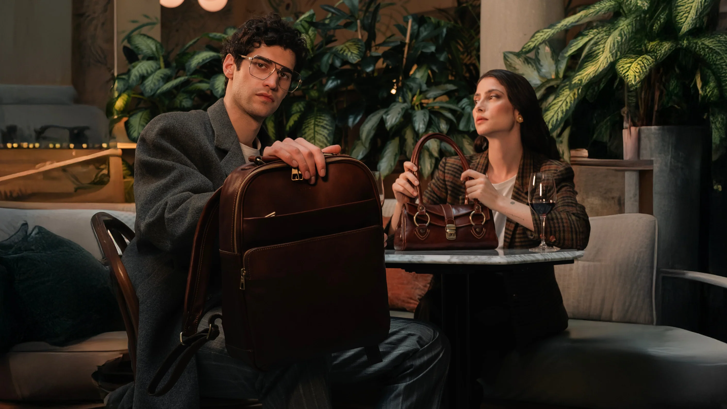 L'Eleganza Autentica della Pelle Italiana